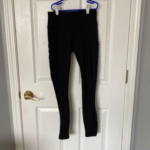 Woman’s Fabletics Mesh side leggings with side pocket